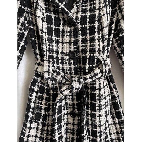 Women's coat. Short length. Black-white. Size M - Picture 2 of 2